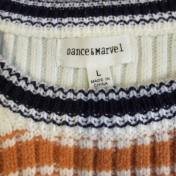Dance & Marvel Two Piece Cropped Striped Sweater Size Large NWT - Picture 2 of 8